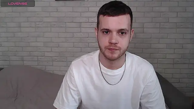 Snapshot of Alexxx_horny chatting on May 18, 9:26 am Alexxx horny online show from May 18, 9:26 am