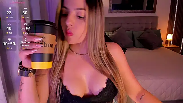 AmyWood online show from November 14, 8:29 pm