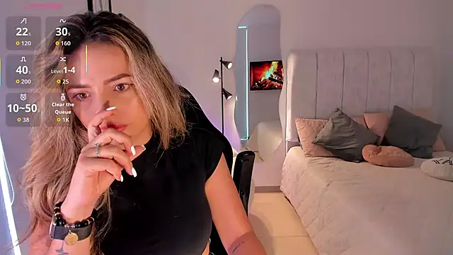 AmyWood online show from March 25, 7:42 pm