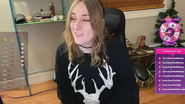 luluvaladon online show from January 13, 1:56 am