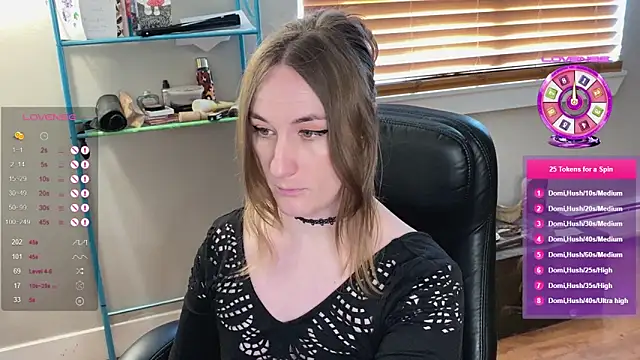 luluvaladon online show from March 8, 10:45 pm