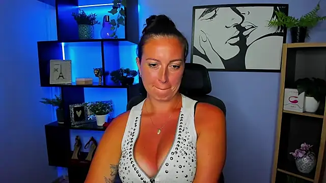 Snapshot of FUN_AMI chatting on July 28, 2:13 pm FUN AMI online show from July 28, 2:13 pm