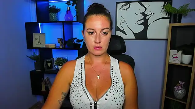 Snapshot of FUN_AMI chatting on August 4, 1:14 pm FUN AMI online show from August 4, 1:14 pm