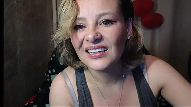 Snapshot of dagny-jo chatting on March 6, 3:24 am dagny-jo online show from March 6, 3:24 am