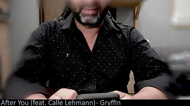  x rated  online show from April 4, 1:59 am