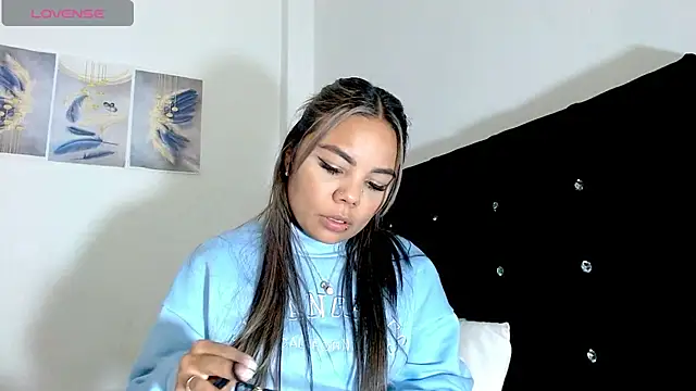 Snapshot of Kylie_loveee chatting on March 12, 1:23 am Kylie loveee online show from March 12, 1:23 am