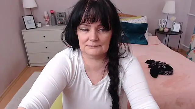 Snapshot of LeveMe2Nightt chatting on May 12, 2:14 pm LeveMe2Nightt online show from May 12, 2:14 pm