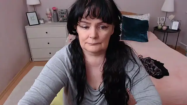 Snapshot of LeveMe2Nightt chatting on May 13, 11:51 am LeveMe2Nightt online show from May 13, 11:51 am