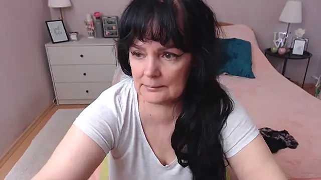 Snapshot of LeveMe2Nightt chatting on June 1, 12:18 pm LeveMe2Nightt online show from June 1, 12:18 pm