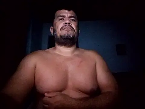 Snapshot of tarra122 chatting on February 14, 3:03 am tarra122 online show from February 14, 3:03 am