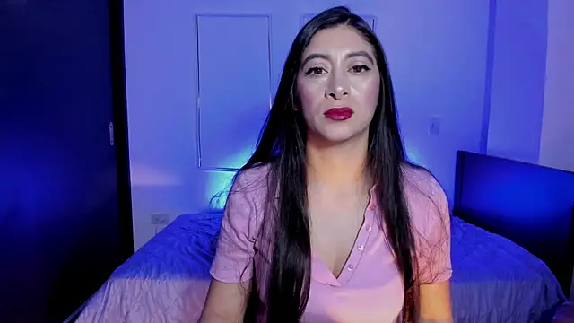Snapshot of MeganWhite3 chatting on April 26, 10:18 pm MeganWhite3 online show from April 26, 10:18 pm