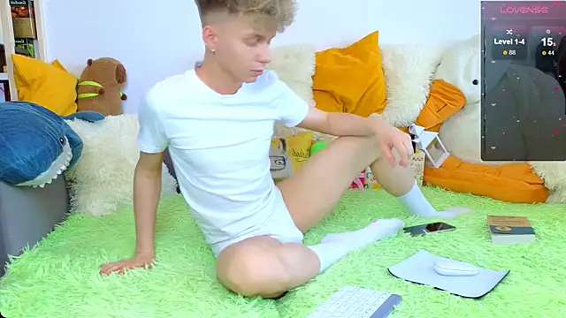 LandelRay online show from April 2, 8:45 am