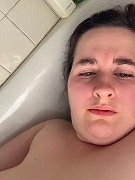 Snapshot of Luce127 chatting on September 16, 4:19 pm Luce127 online show from September 16, 4:19 pm