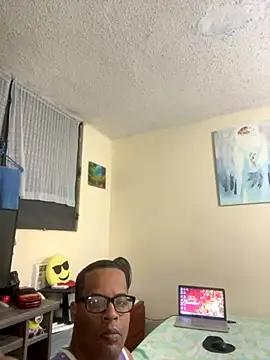 thesugar32 online show from December 17, 11:16 am