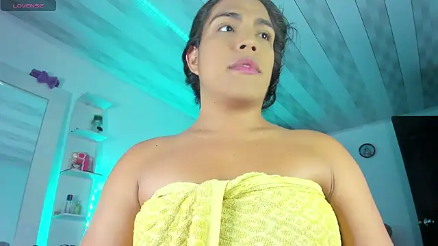 briitany hot online show from December 13, 11:50 pm