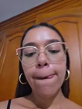 Andrea-Queen online show from June 9, 8:20 pm