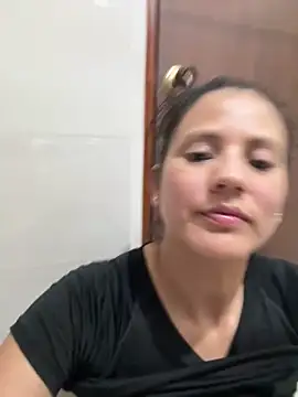 Snapshot of mahia_queen chatting on May 13, 12:30 am mahia queen online show from May 13, 12:30 am