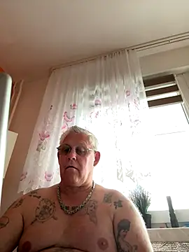 smaili1513 online show from September 17, 12:18 pm