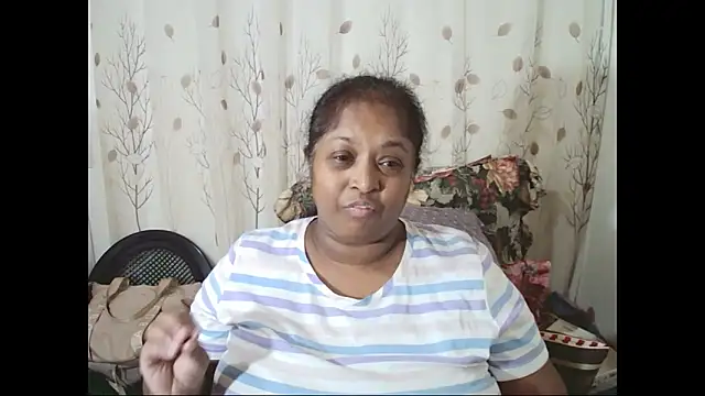 Snapshot of Indiantasha chatting on April 20, 4:32 pm Indiantasha online show from April 20, 4:32 pm
