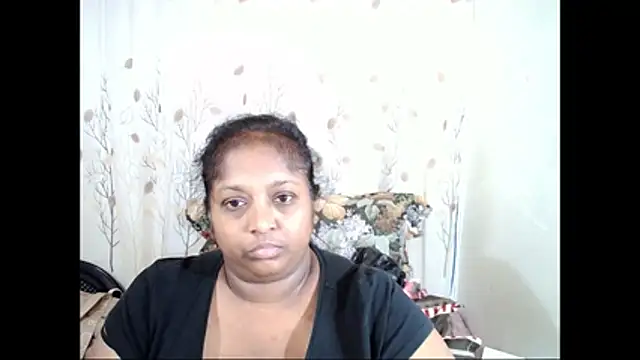 Snapshot of Indiantasha chatting on June 23, 3:43 pm Indiantasha online show from June 23, 3:43 pm