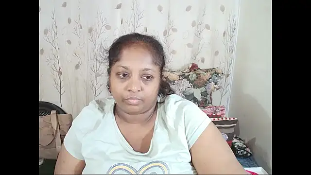Snapshot of Indiantasha chatting on June 24, 3:44 pm Indiantasha online show from June 24, 3:44 pm
