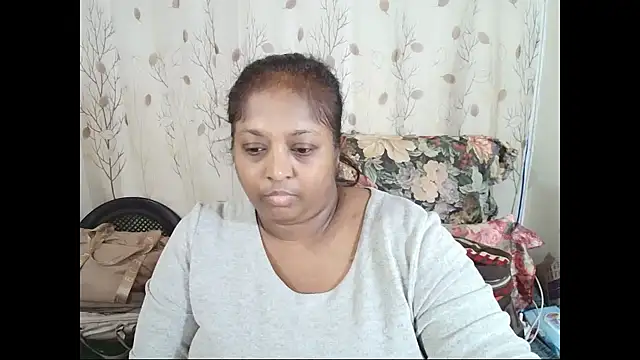 Snapshot of Indiantasha chatting on June 25, 4:22 pm Indiantasha online show from June 25, 4:22 pm