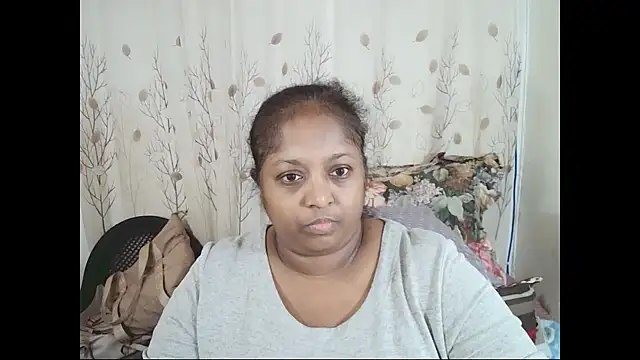 Snapshot of Indiantasha chatting on July 1, 3:56 pm Indiantasha online show from July 1, 3:56 pm