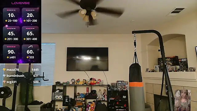 Blondiewithanass online show from November 9, 12:20 am