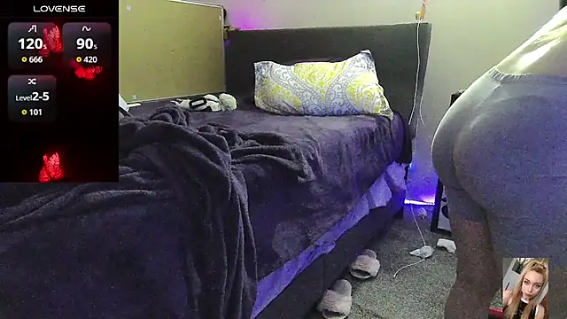 Blondiewithanass online show from February 20, 7:43 am