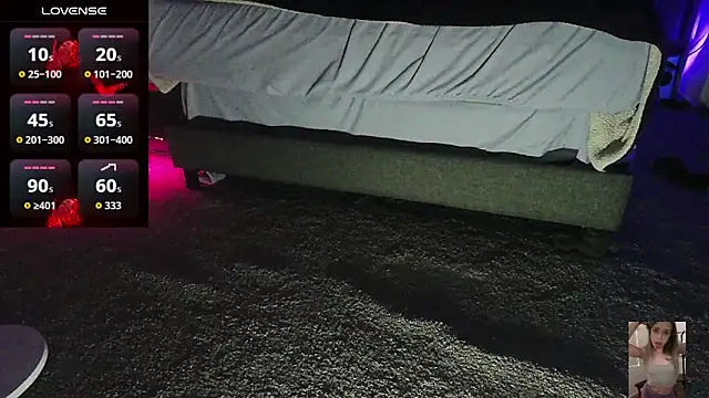 Blondiewithanass online show from March 12, 2:12 pm