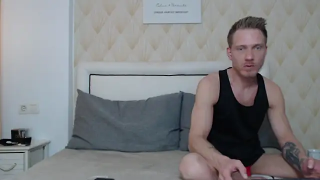 Snapshot of JessicaSteve chatting on February 19, 4:03 pm JessicaSteve online show from February 19, 4:03 pm