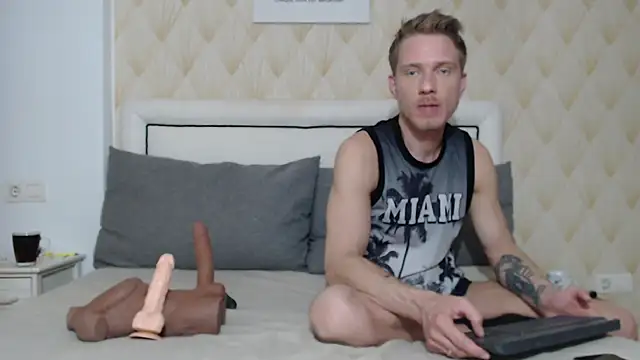 Snapshot of JessicaSteve chatting on February 27, 7:36 pm JessicaSteve online show from February 27, 7:36 pm