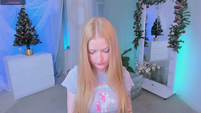 Laly Peach online show from January 6, 4:13 pm