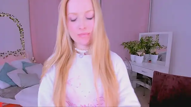 Laly Peach online show from March 8, 7:53 pm