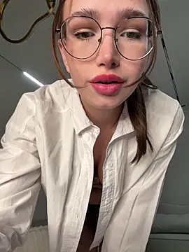 Snapshot of stefannichka chatting on November 17, 8:36 pm stefannichka online show from November 17, 8:36 pm