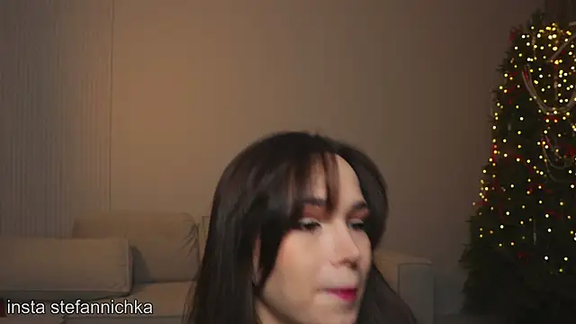 Snapshot of stefannichka chatting on December 5, 9:00 pm stefannichka online show from December 5, 9:00 pm