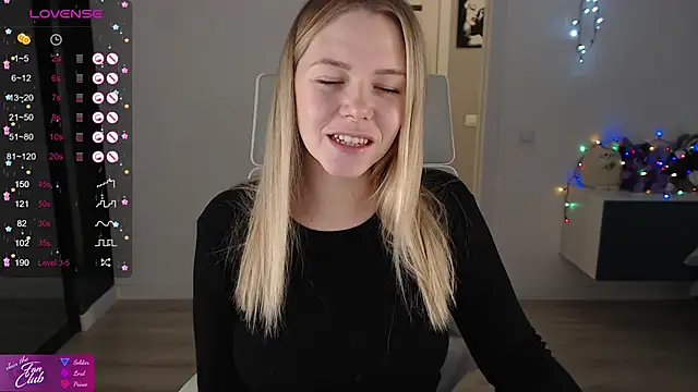 Snapshot of Emma_Bryan chatting on December 11, 10:58 am Emma Bryan online show from December 11, 10:58 am