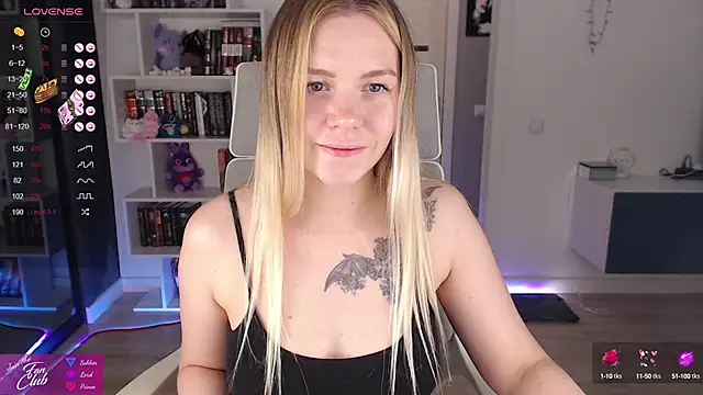 Snapshot of Emma_Bryan chatting on October 3, 8:06 pm Emma Bryan online show from October 3, 8:06 pm
