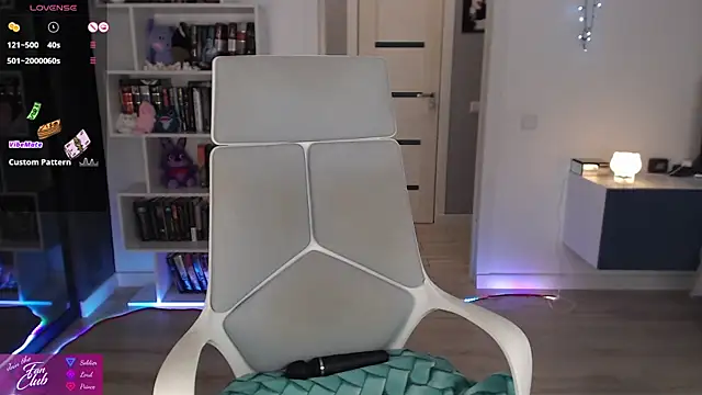 Emma Bryan online show from February 15, 9:55 pm