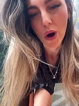 nicole 98 online show from April 10, 2:55 pm