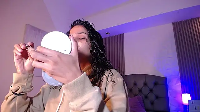 ximena diaz online show from February 17, 9:52 pm