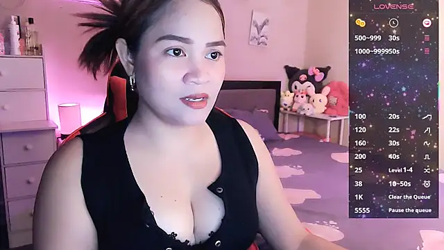 yenyen  online show from May 26, 1:23 am