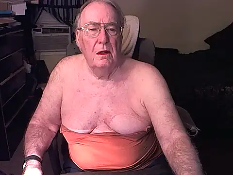 Snapshot of Toastir chatting on December 2, 2:31 am Toastir online show from December 2, 2:31 am