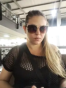 Snapshot of HadaFoster chatting on February 14, 12:14 pm HadaFoster online show from February 14, 12:14 pm