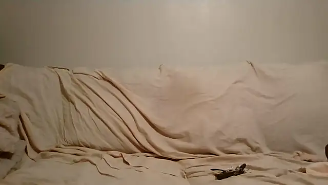 Snapshot of beautylovess chatting on June 18, 4:44 pm beautylovess online show from June 18, 4:44 pm