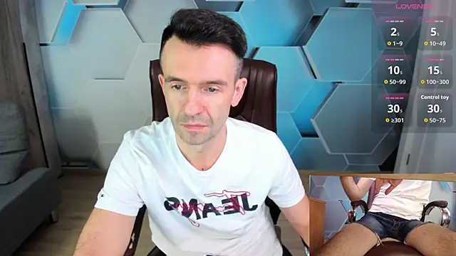 SteveTiger online show from March 11, 12:00 pm