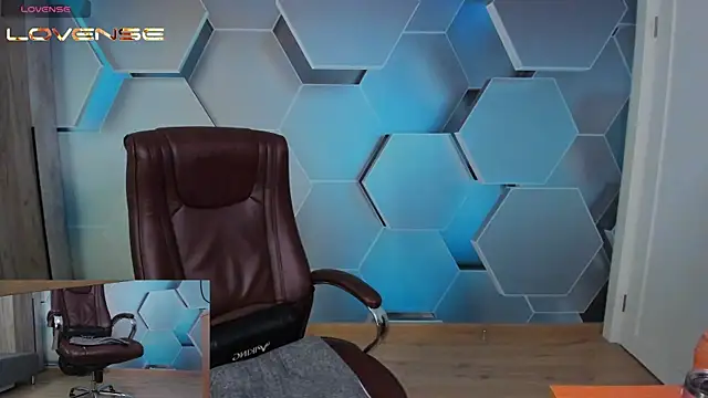 SteveTiger online show from May 27, 3:31 pm