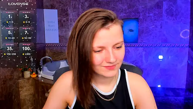 Snapshot of MelindaTin chatting on June 4, 4:35 pm MelindaTin online show from June 4, 4:35 pm