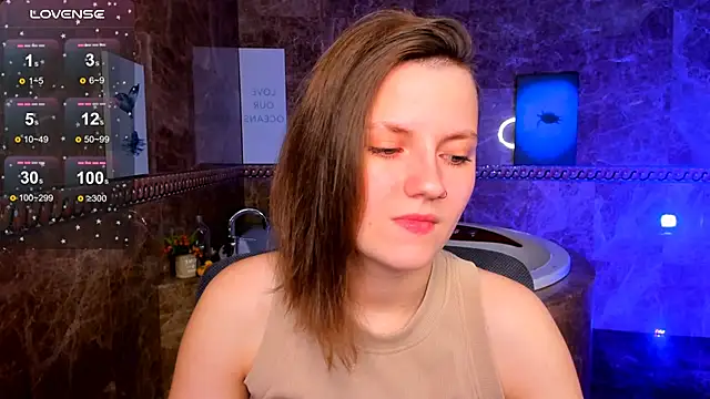 Snapshot of MelindaTin chatting on June 7, 12:48 am MelindaTin online show from June 7, 12:48 am