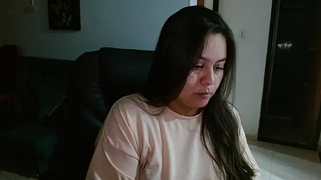 Ixchel Anaid online show from December 14, 1:11 am